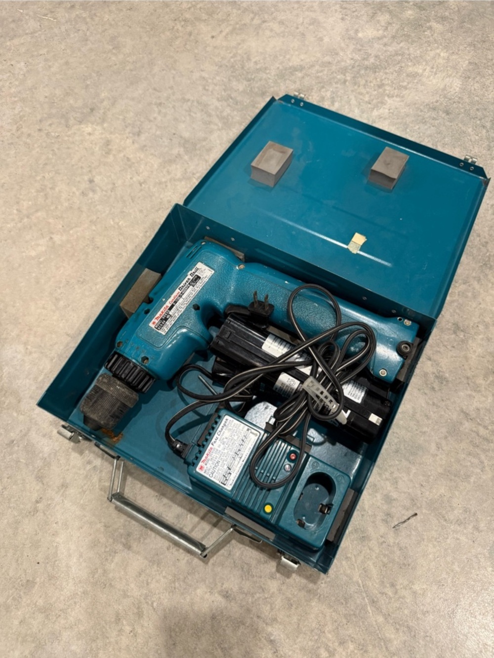 Makita 6010D Cordless Drill Kit Blue